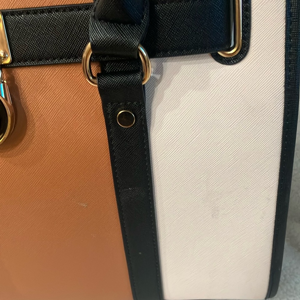 Structured Handbag - Picture 3 of 6